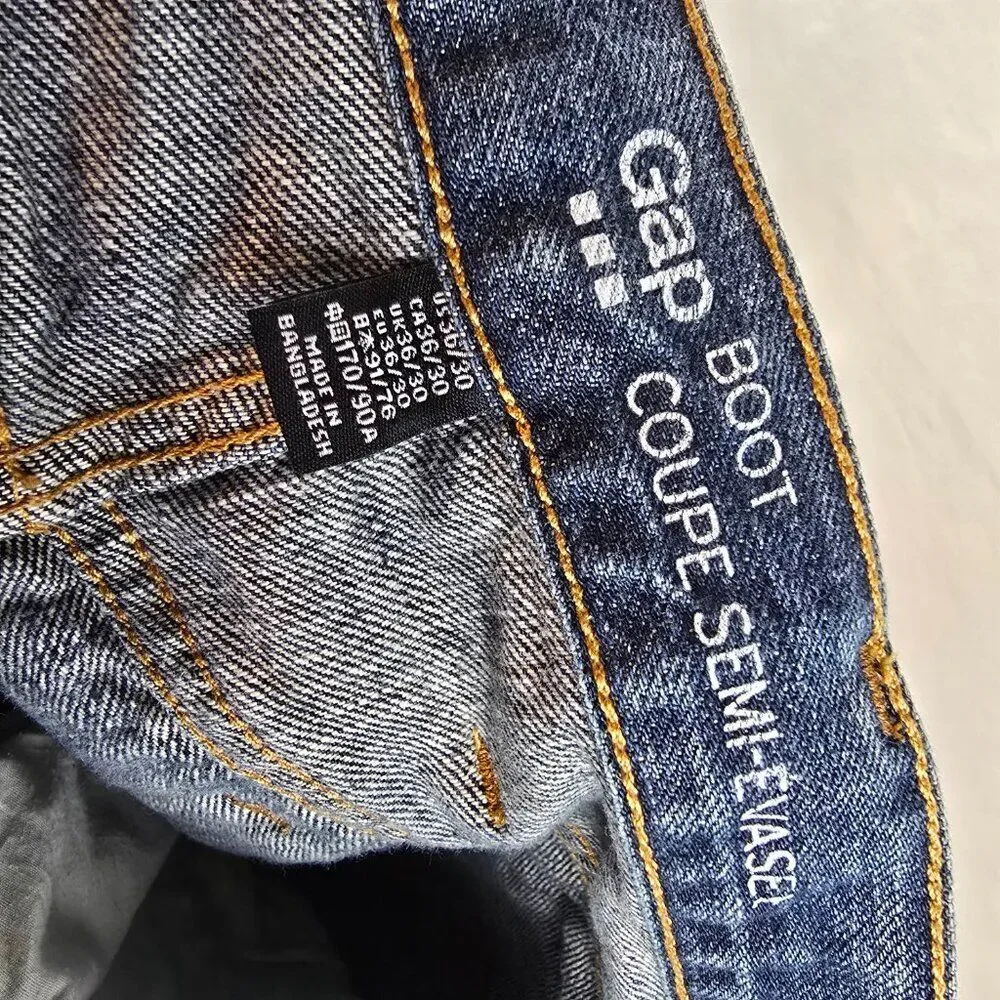 Gap Jeans Mens 36x28 Blue Denim Boot Cut Straight Leg Classic Dark Whiskering